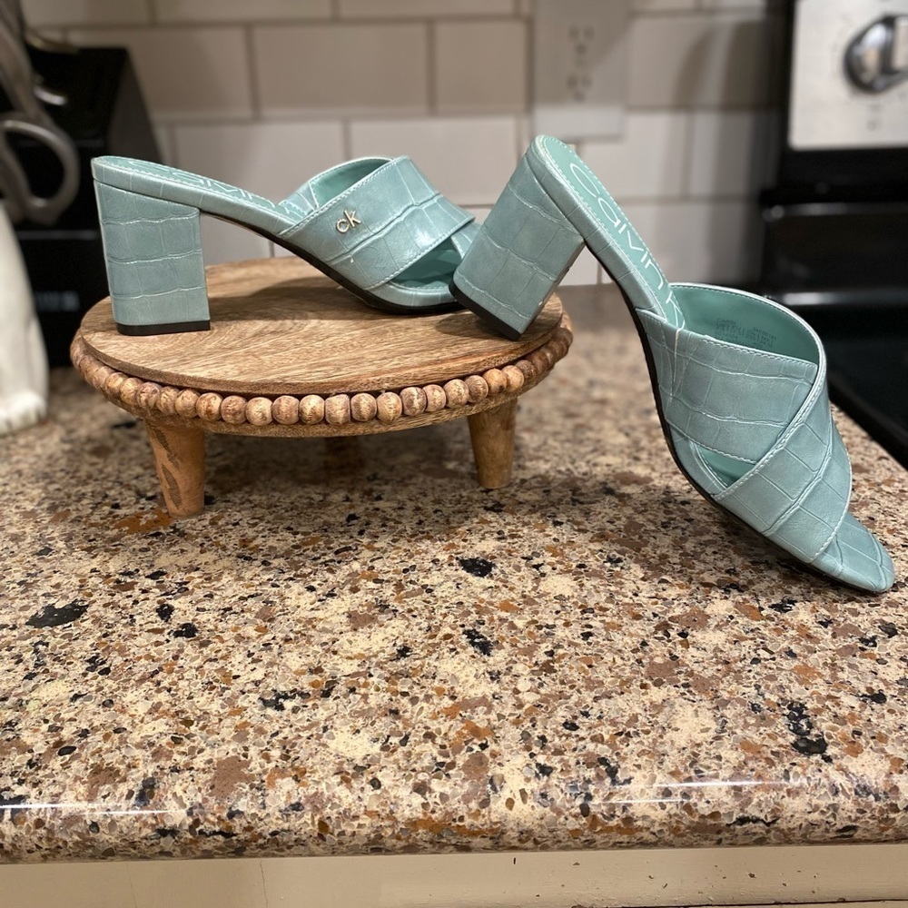 Calvin Klein “Carsi” block heel slides size 7.5 - Picture 9 of 9
